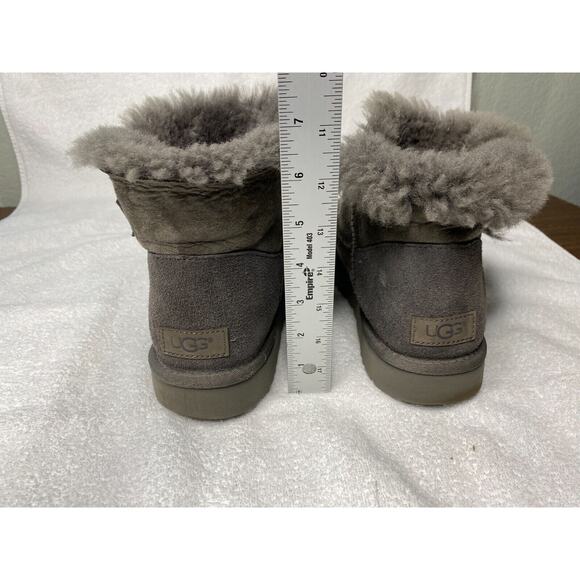 UGG Classic Mini Bailey Button Boots Women's 9 Bling Gray Sheepskin Suede Fur - Picture 3 of 11
